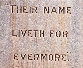 Blackall War Memorial And Memorial Seat - Accommodation in Surfers Paradise 0