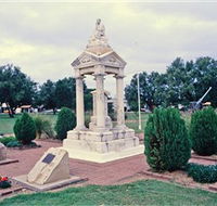 Weeping Mother Memorial - Accommodation in Surfers Paradise