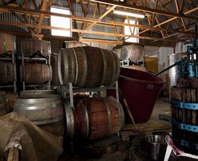 Zig Zag Rd Winery - Accommodation in Surfers Paradise 4