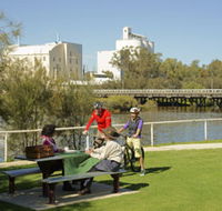 Avon River - Accommodation in Surfers Paradise