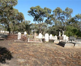 Wentworth Cemetery - Accommodation in Surfers Paradise 1