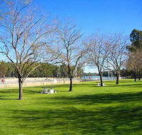 Lock 10 and Weir - Accommodation in Surfers Paradise