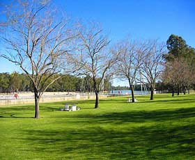Lock 10 And Weir - Accommodation in Surfers Paradise 0