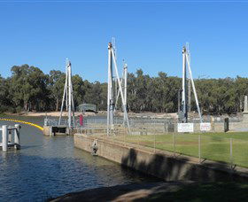 Lock 10 And Weir - Accommodation in Surfers Paradise 3