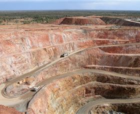Fort Bourke Hill Lookout And Open Cut Mine - Accommodation in Surfers Paradise 0