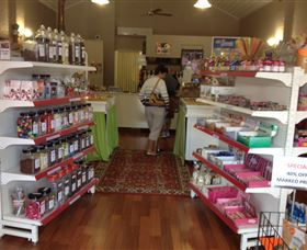 Taylors Sweets And Treats - Accommodation in Surfers Paradise 1