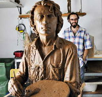 Damien Lucas Sculpture and Design - Accommodation in Surfers Paradise