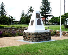 Dunwich War Memorial - Accommodation in Surfers Paradise 0