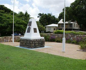 Dunwich War Memorial - Accommodation in Surfers Paradise 1