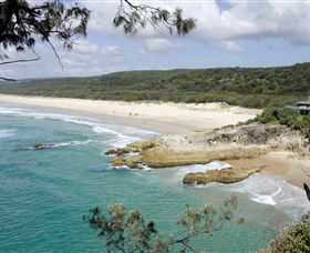Main Beach, North Stradbroke Island - Accommodation in Surfers Paradise 0