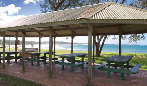 Woolgoolga Beach And Headland - Accommodation in Surfers Paradise 2