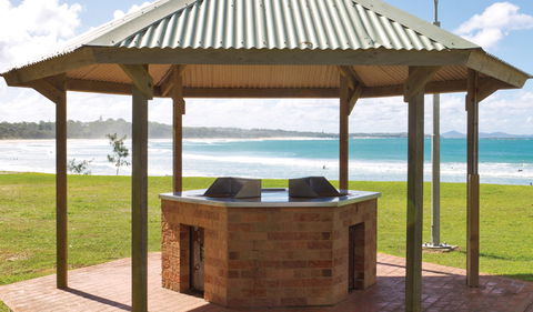 Woolgoolga Beach And Headland - Accommodation in Surfers Paradise 3