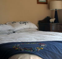 Lake View Farm House - Accommodation in Surfers Paradise