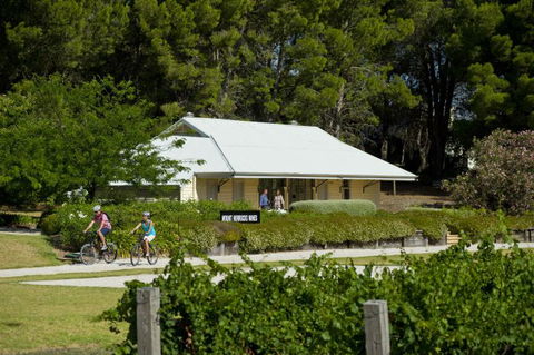 Tour De Vines - Accommodation in Surfers Paradise 1