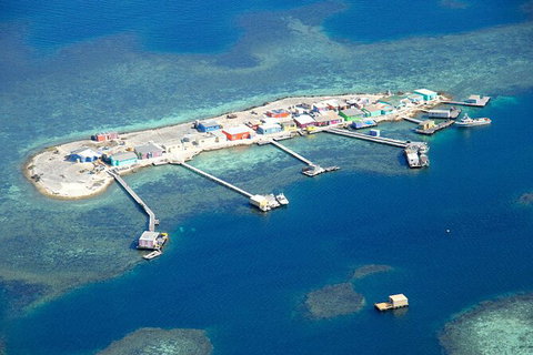Abrolhos Islands Fixed-Wing Scenic Flight - Accommodation in Surfers Paradise 5