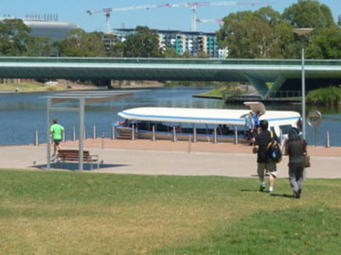 Adelaide Super Saver: Adelaide City Sightseeing Tour Plus Barossa Valley And Hahndorf Tour - Accommodation in Surfers Paradise 2