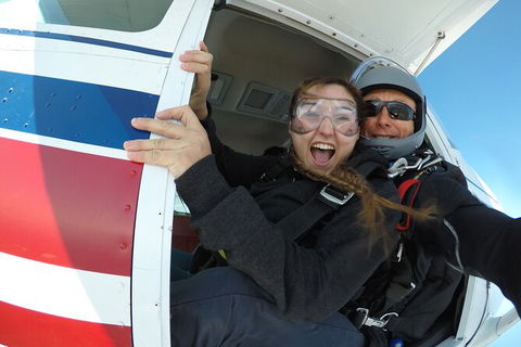 Coffs Harbour Ground Rush Or Max Freefall Tandem Skydive On The Beach - Accommodation in Surfers Paradise 4