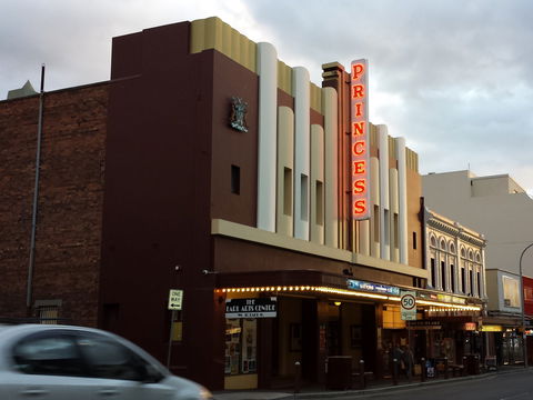 Princess Theatre & Earl Arts Centre - Accommodation in Surfers Paradise 0
