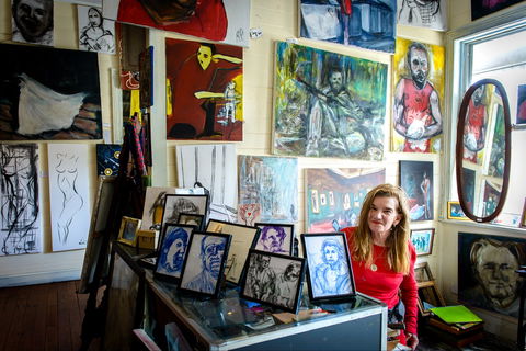 Brush Off Art - Accommodation in Surfers Paradise 0