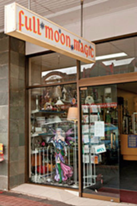 Full Moon Magic - New Premises - Accommodation in Surfers Paradise 0