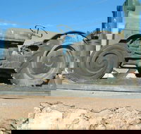 Ferguson Tractor Monument - Accommodation in Surfers Paradise