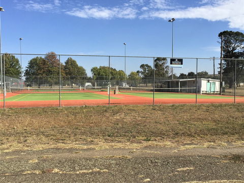 Gunning Tennis Courts - Accommodation in Surfers Paradise 0