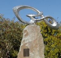 The Glen and Southern Cross Constellation Sculptures - Accommodation in Surfers Paradise