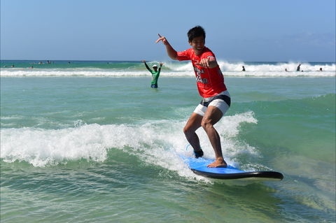 Walkin' On Water Surf School - Accommodation in Surfers Paradise 2