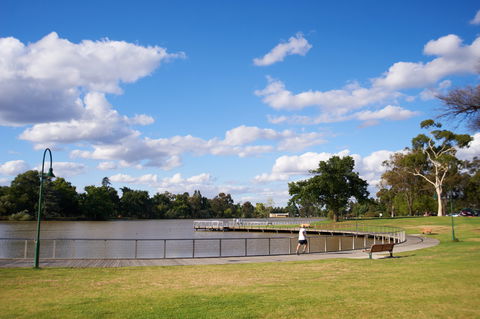 Lake Weeroona - Accommodation in Surfers Paradise 2
