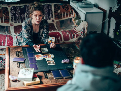 Blue Mountains Tarot Readings - Accommodation in Surfers Paradise 0