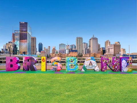 BRISBANE Sign - Accommodation in Surfers Paradise 0
