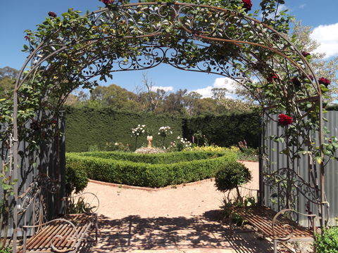 High Country Maze - Accommodation in Surfers Paradise 2