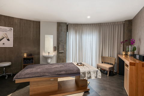 Silo Day Spa - Accommodation in Surfers Paradise 2