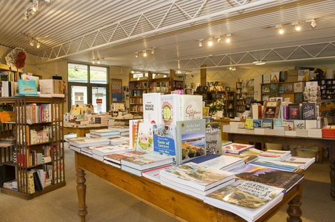 Matilda Bookshop - Accommodation in Surfers Paradise 2