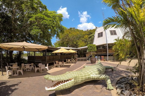 Adelaide River Queen Cruise Shuttle Bus - Accommodation in Surfers Paradise 1