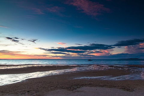 Bareboat Hire - Cattitude 7 Nights - Accommodation in Surfers Paradise 1