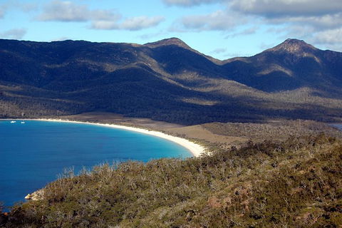 Wineglass Bay Day Tour - Accommodation in Surfers Paradise 1