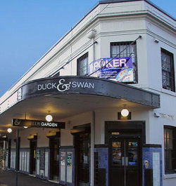 Duck & Swan Hotel - Accommodation in Surfers Paradise 2