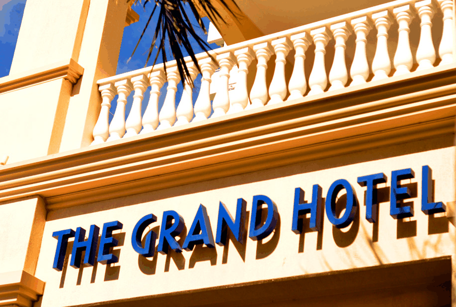 The Grand Hotel - Accommodation in Surfers Paradise 3