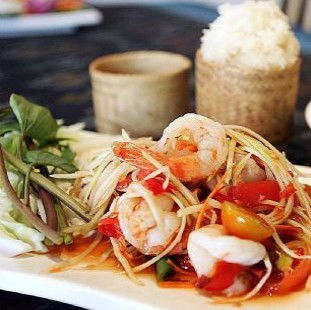 Zab Isan - Accommodation in Surfers Paradise 0