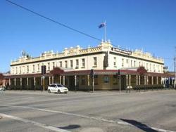 Soden's Australia Hotel - Accommodation in Surfers Paradise 0