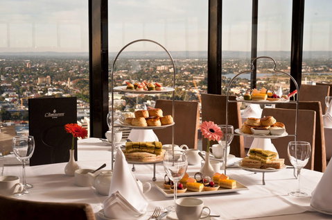 C Restaurant - Accommodation in Surfers Paradise 3