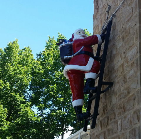Hahndorf Christmas Market Walking Tours - Accommodation in Surfers Paradise 1