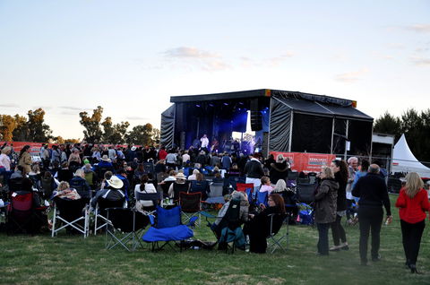 Riverfest Food, Wine And Music Festival - Accommodation in Surfers Paradise 1