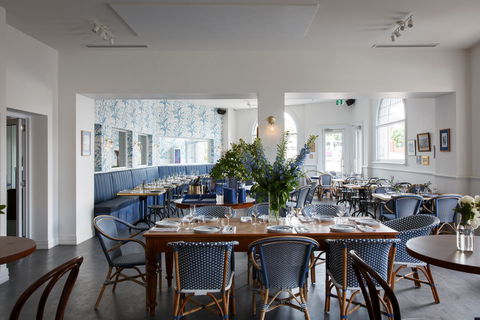 Dine In Style With Lola - Accommodation in Surfers Paradise 0