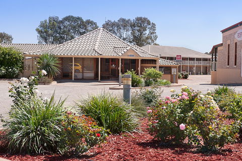 The Standpipe Golf Motor Inn - Accommodation in Surfers Paradise 0