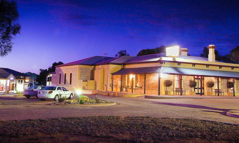 The Standpipe Golf Motor Inn - Accommodation in Surfers Paradise 1