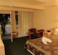 Absolute Lakes Entrance