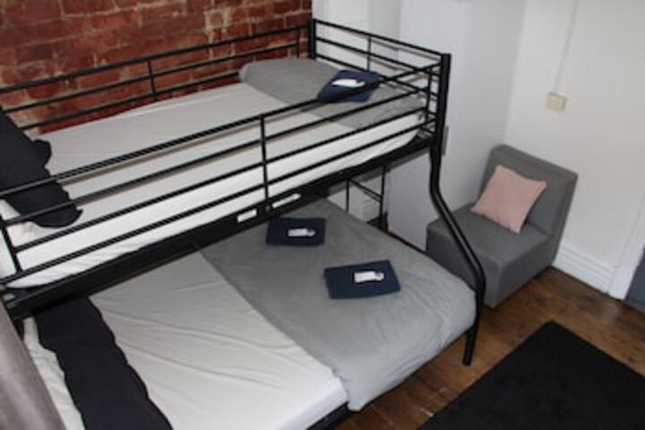 Melbourne VIC Accommodation in Surfers Paradise