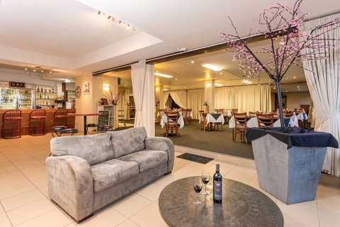 Camelot Motel - Accommodation in Surfers Paradise 5